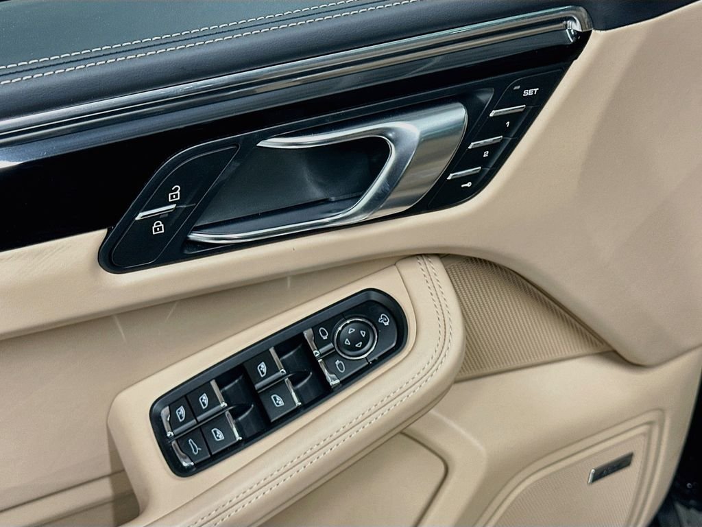 Used 2025 Black Porsche  image 19