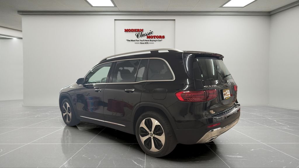 Used 2025 Black Mercedes-Benz GLB 250 image 5