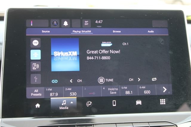 Used 2022 Gray Jeep Latitude image 5