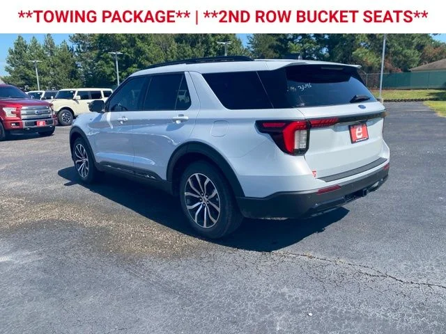 New 2026 Space White Metallic Ford ST-Line image 6