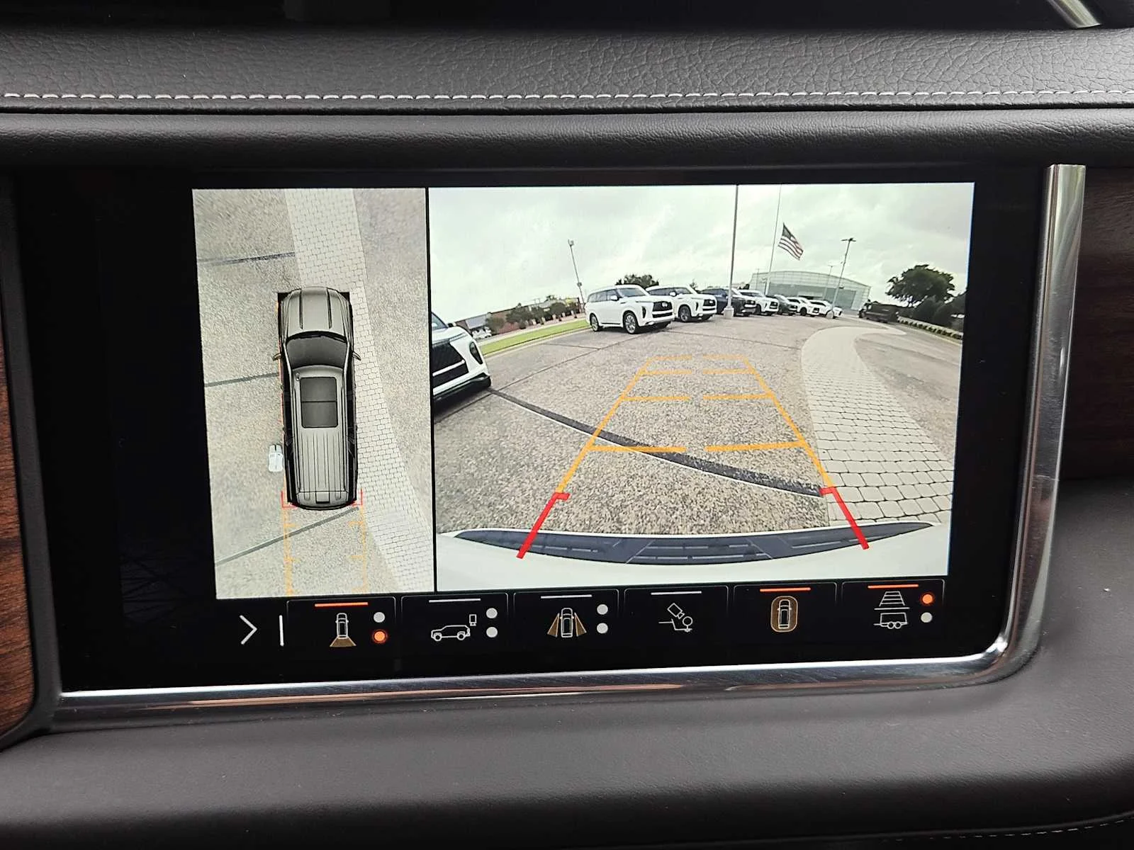Used 2023 White Frost Tricoat GMC Denali Ultimate image 12