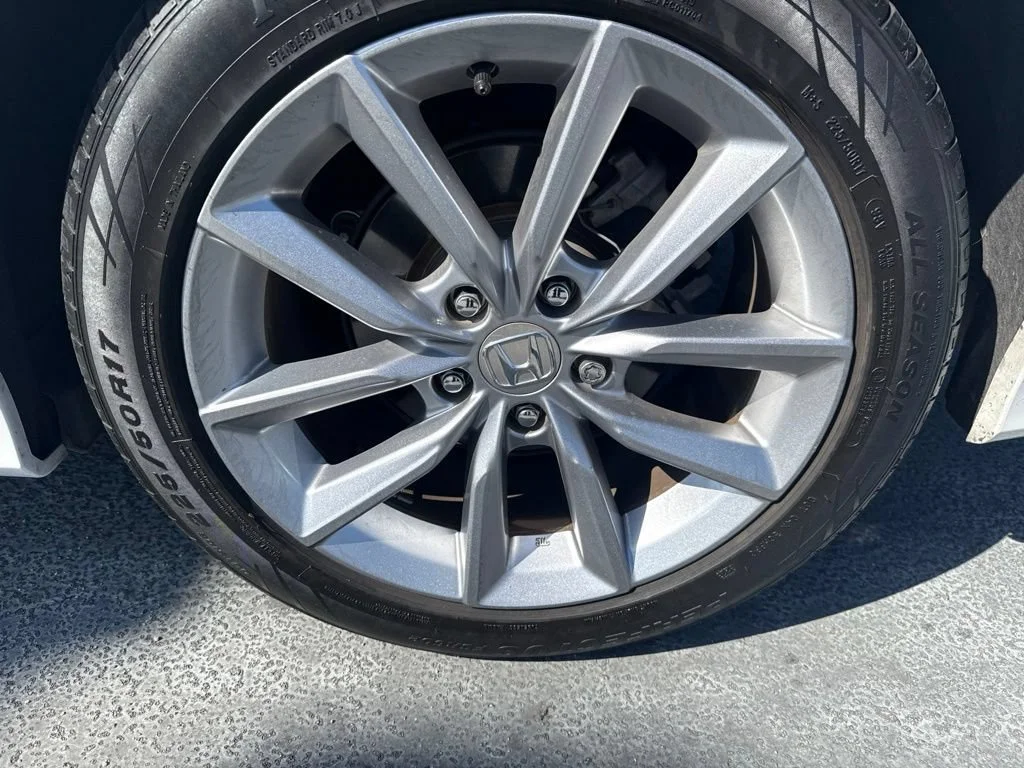 Used 2021  Honda LX image 9