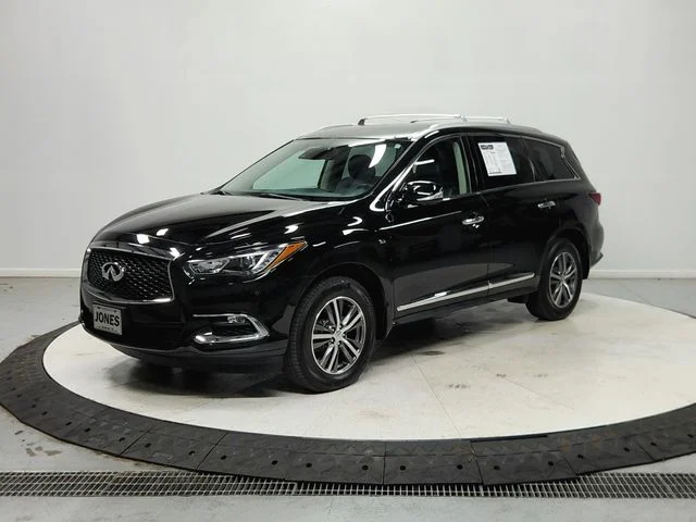 Used 2020 Black INFINITI LUXE image 4