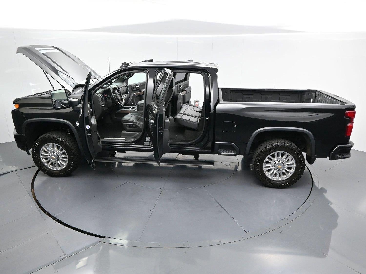 Used 2023 BLACK Chevrolet High Country image 41