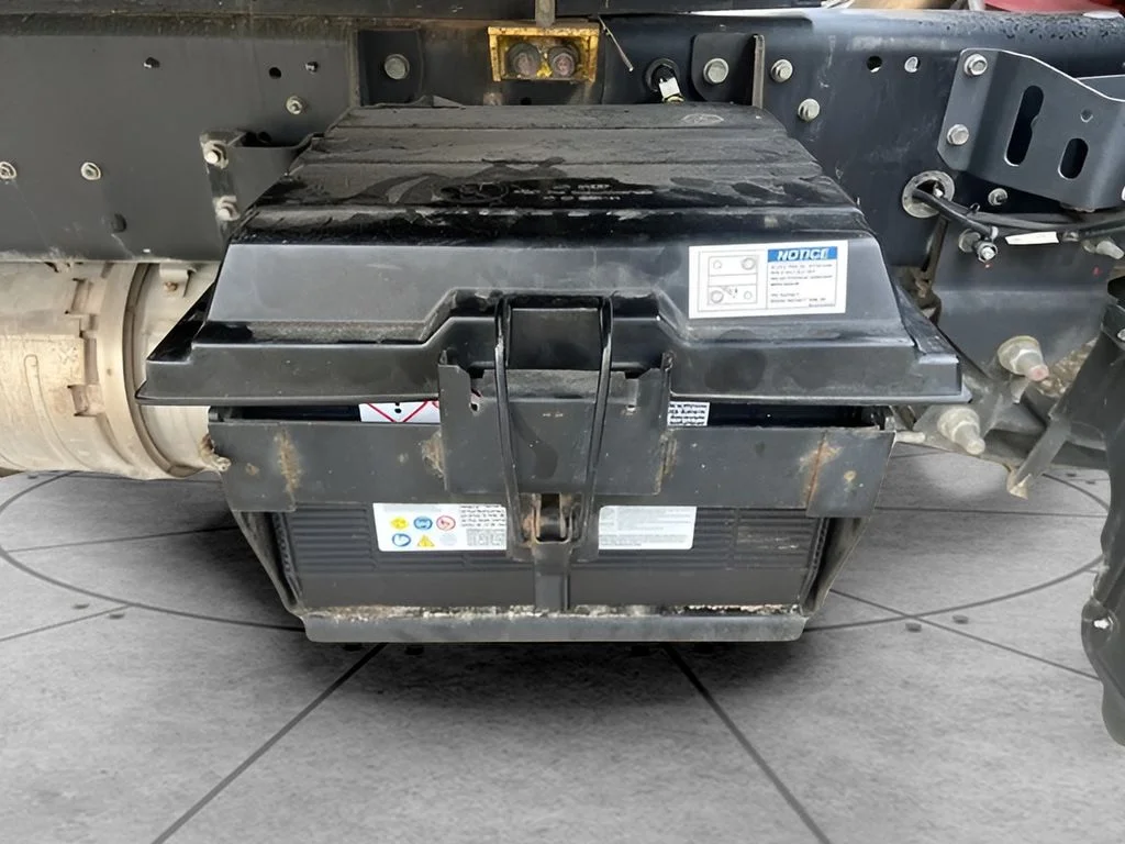 Used 2023 White Isuzu  image 60