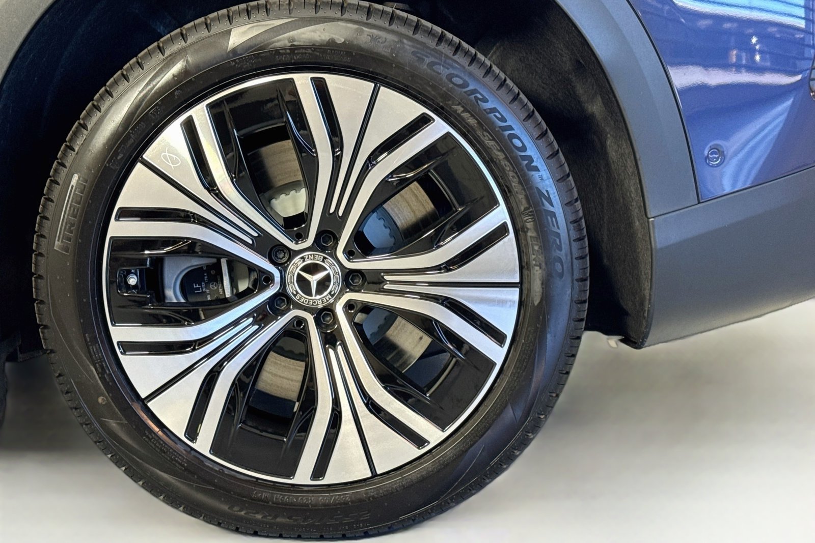 New 2026 Twilight Blue Metallic Mercedes-Benz EQE 320+ image 28