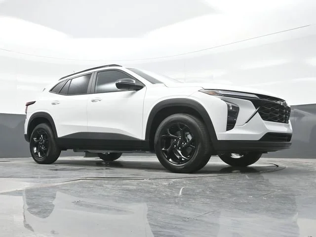 New 2026 Summit White Chevrolet LT image 23