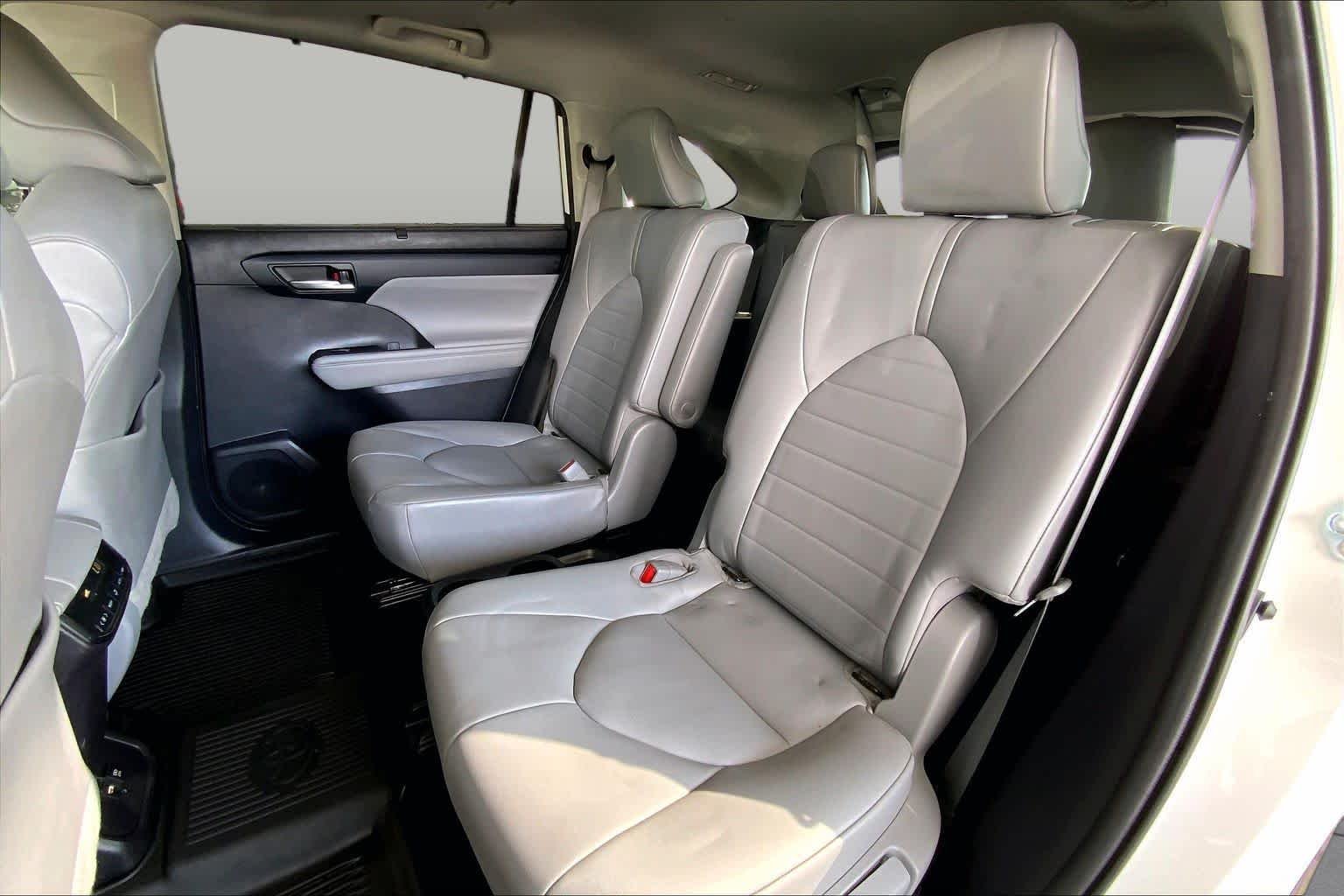 Used 2021 Blizzard Pearl Toyota XLE image 20