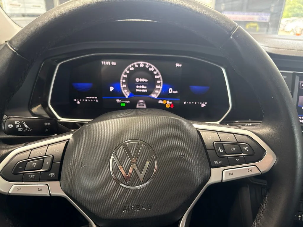 Used 2024 Gray Volkswagen 1.5T SE image 20