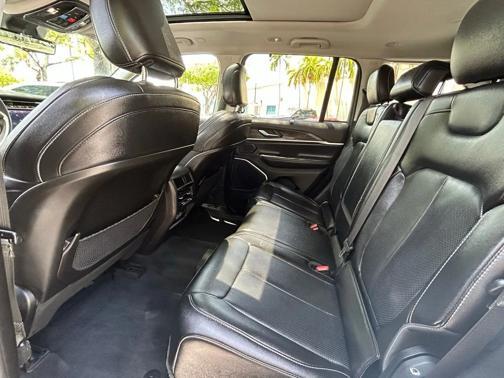 Used 2023 Silver Jeep 4xe image 54