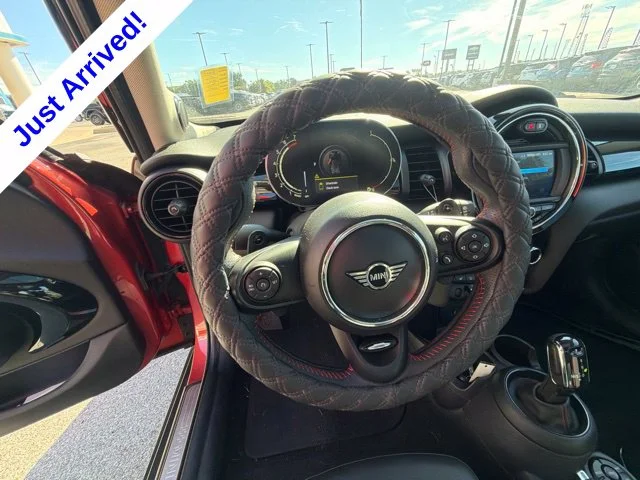 Used 2021  MINI Classic image 45