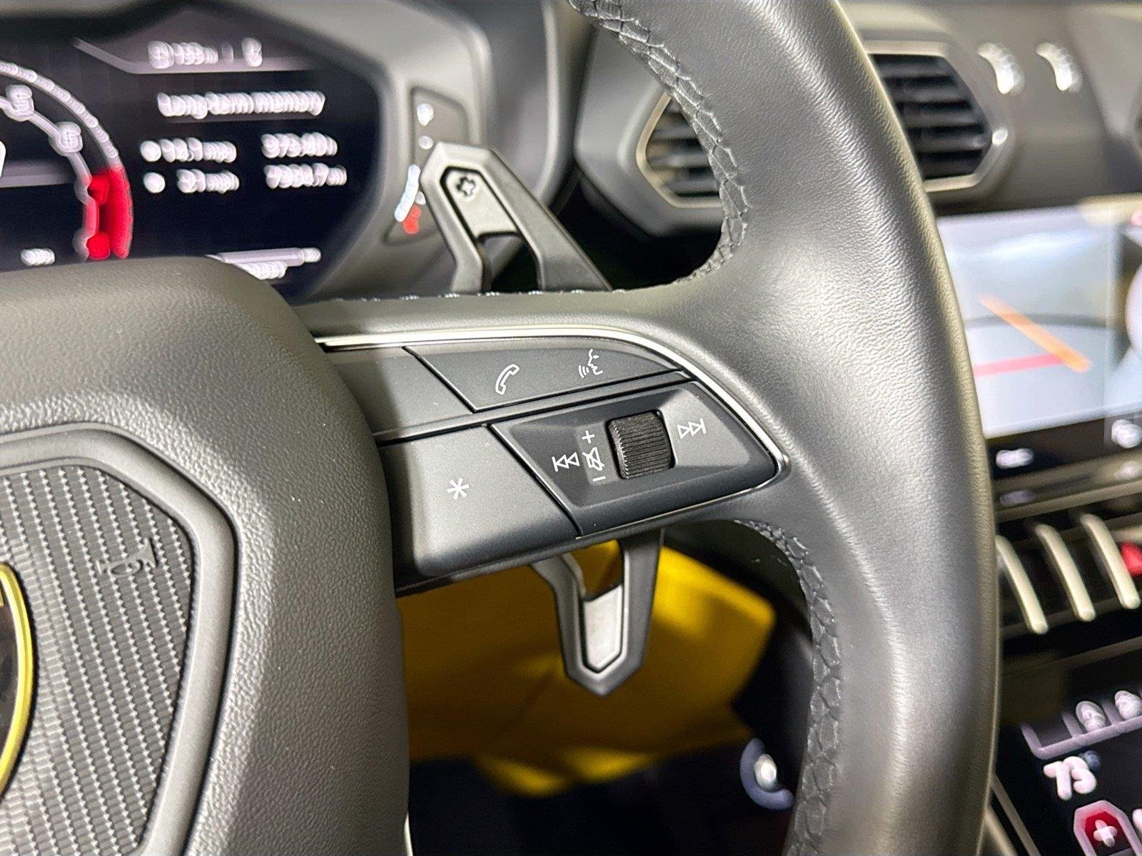2024 Lamborghini Urus S - Photo 23