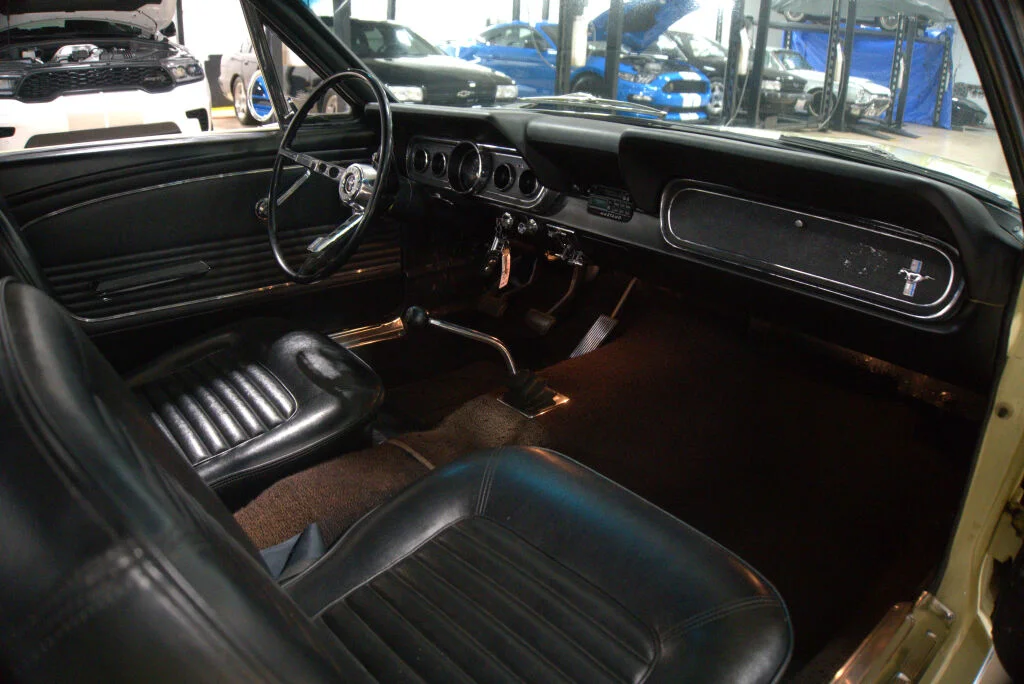 Used 1966 Yellow Ford  image 45