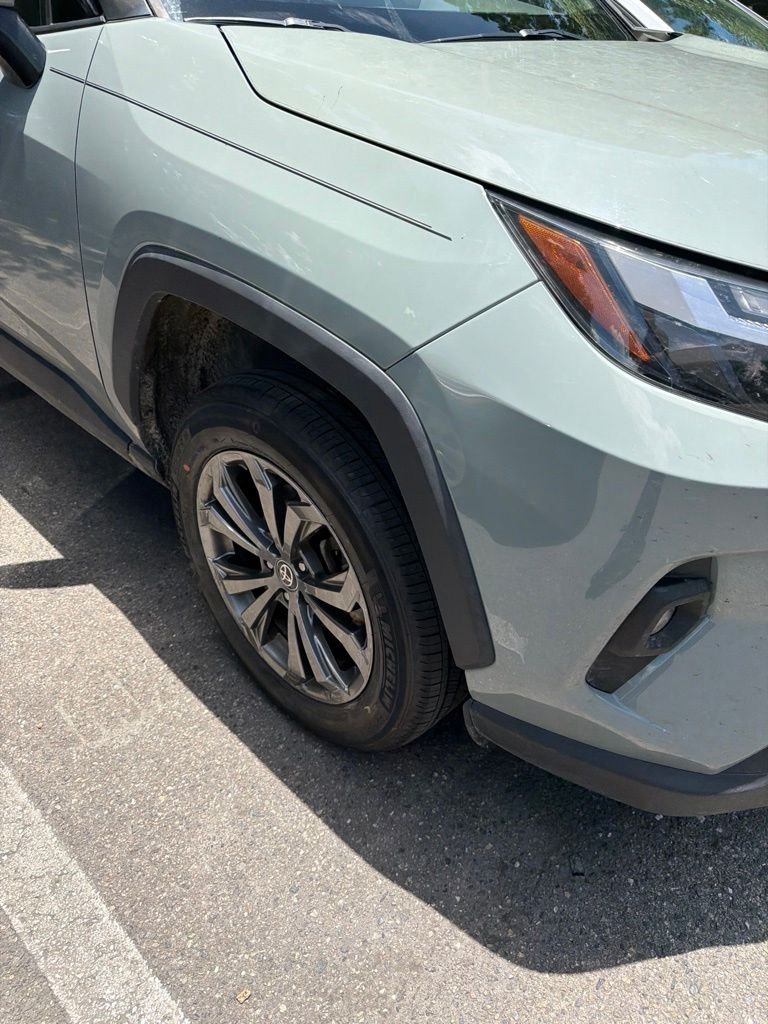 Used 2022  Toyota XLE Premium image 2
