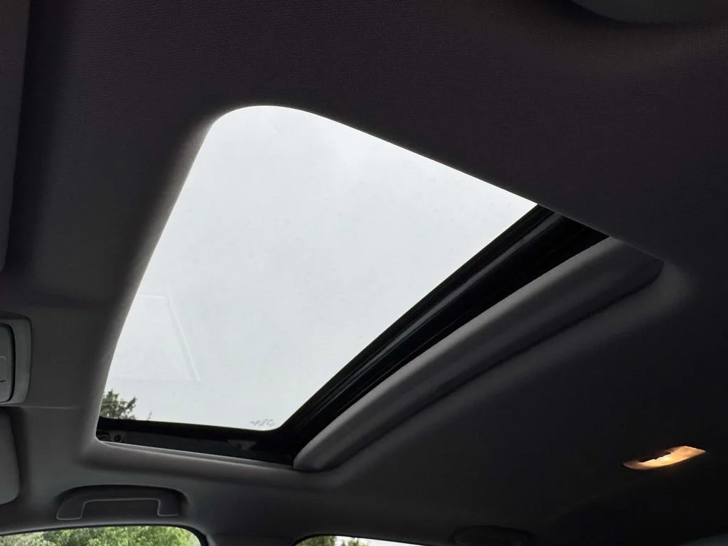Used 2021  Honda Touring image 4