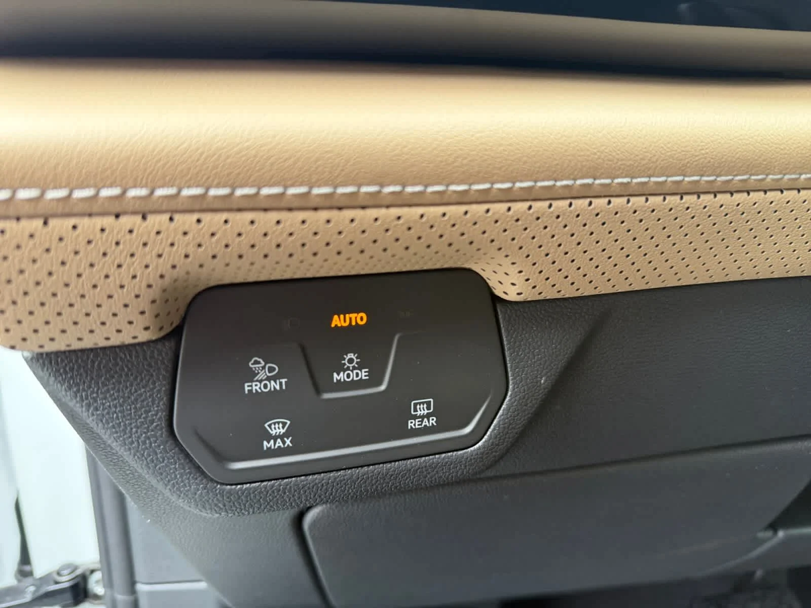 2026 Volkswagen Atlas Cross Sport SE w/Tech - Photo 12