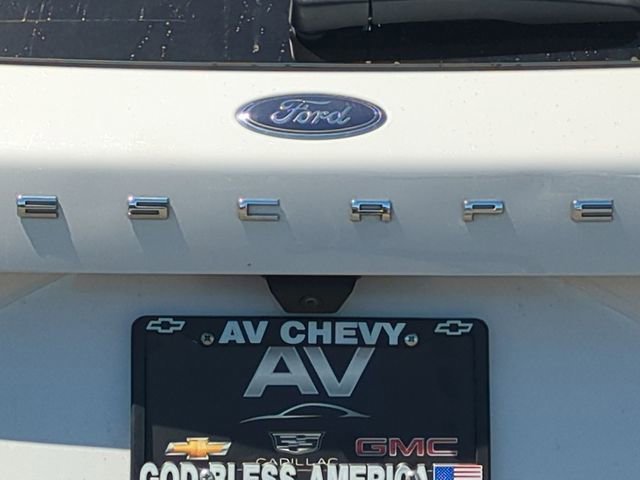 Used 2021 White Ford SE image 10