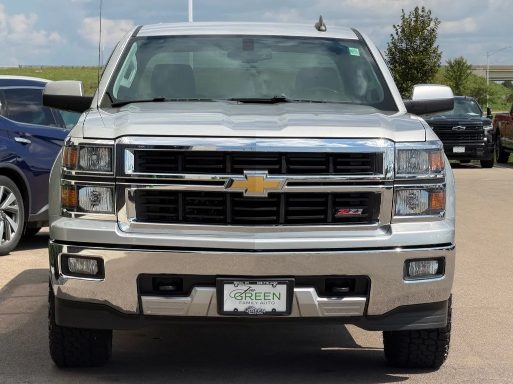 Used 2015 Silver Chevrolet LT image 6