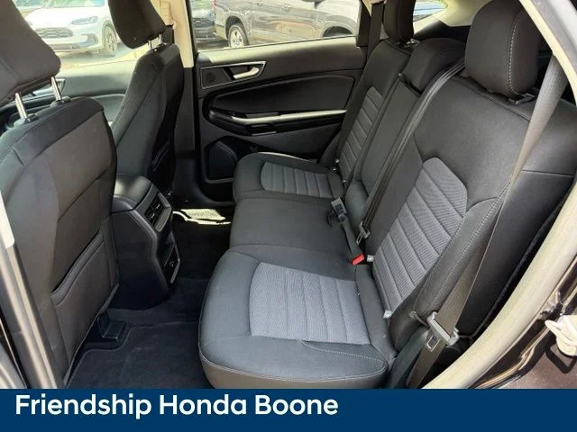 Used 2022 Black Ford SE image 30