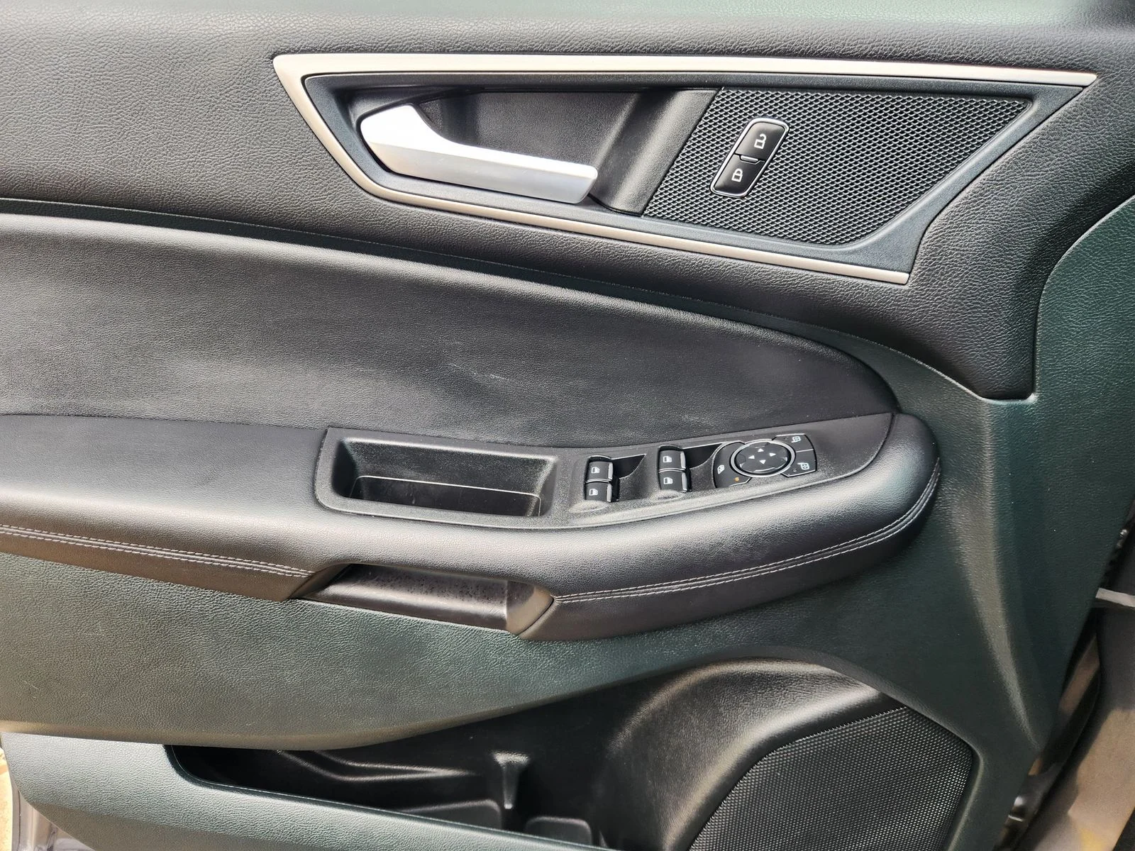 Used 2024 Gray Ford SEL image 22