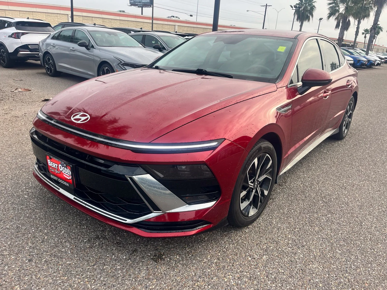 Used 2025 Red Hyundai SEL image 3