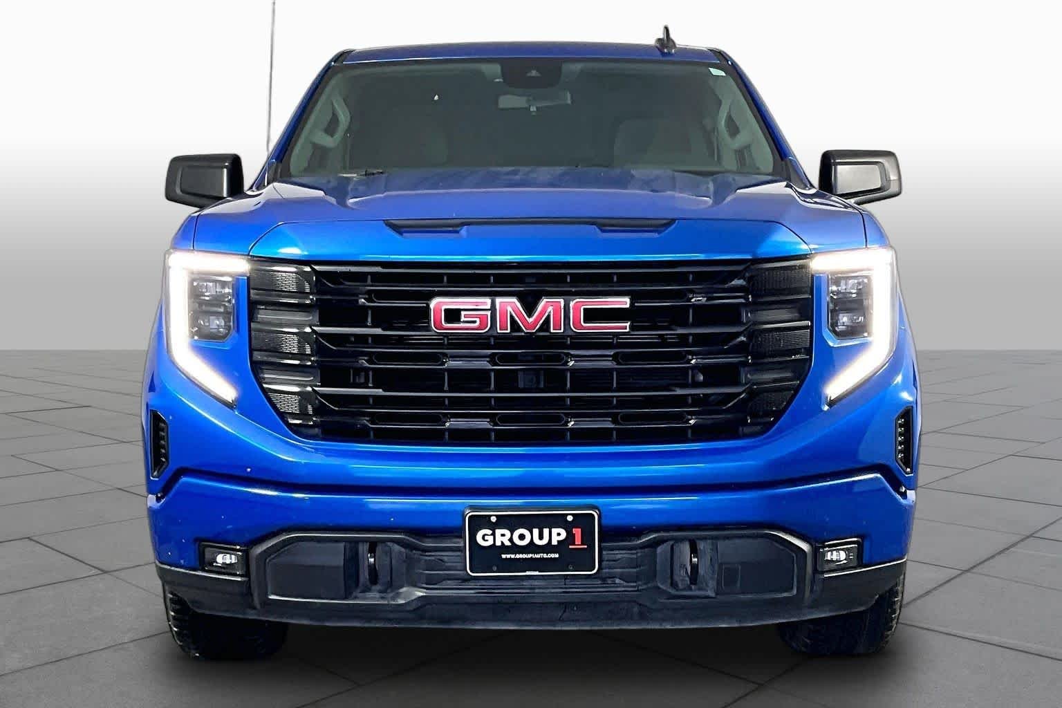 Used 2022 Dynamic Blue Metallic GMC Elevation image 4