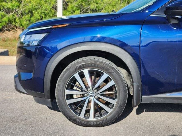 Used 2024 Deep Ocean Blue Pearl Nissan Platinum (A9) Front-Wheel Drive image 8