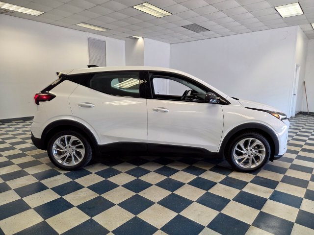 2027 Chevrolet Bolt LT - Photo 8