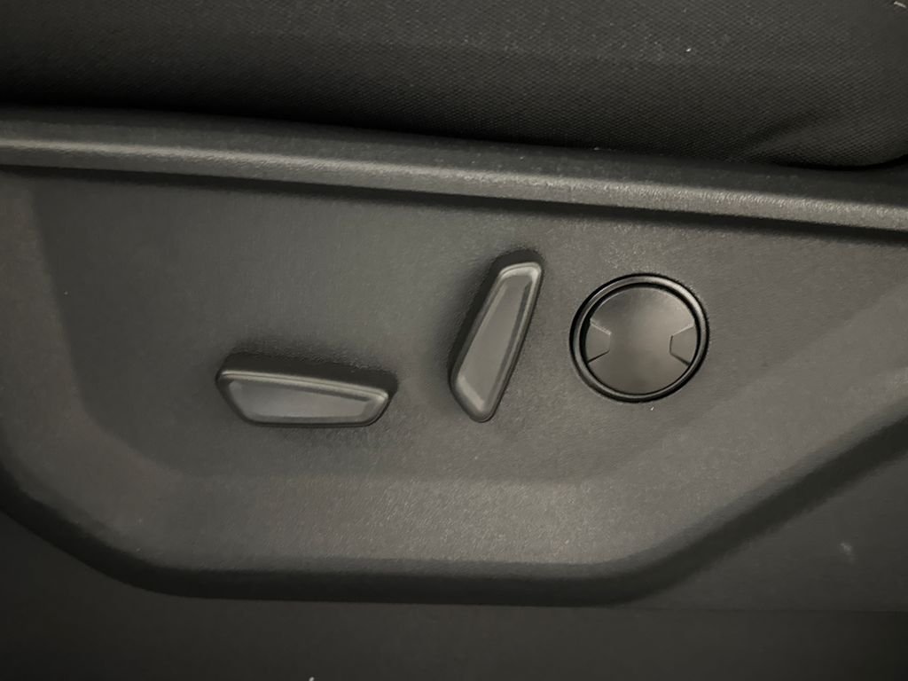 New 2026 White Ford XLT image 27