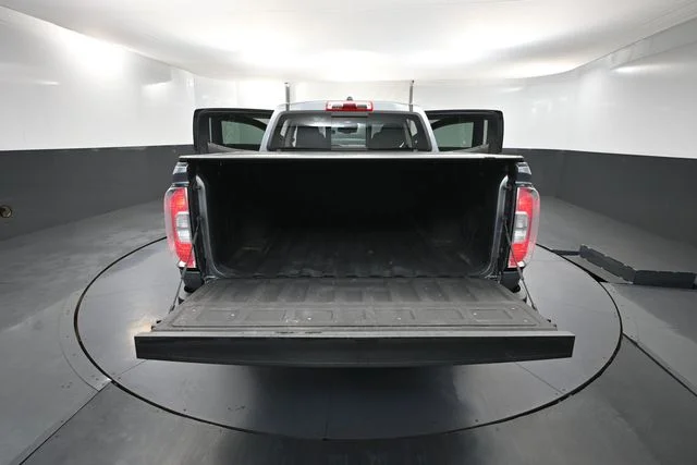 Used 2018 Gray GMC SLT image 40