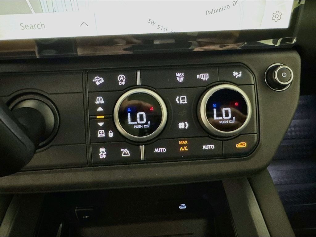 New 2026 Fuji White Land Rover X-Dynamic SE image 16