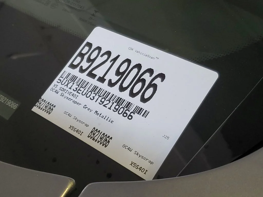Used 2026 Gray BMW sDrive40i image 27