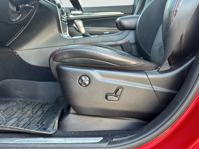 Used 2021 Red Jeep Trailhawk image 18