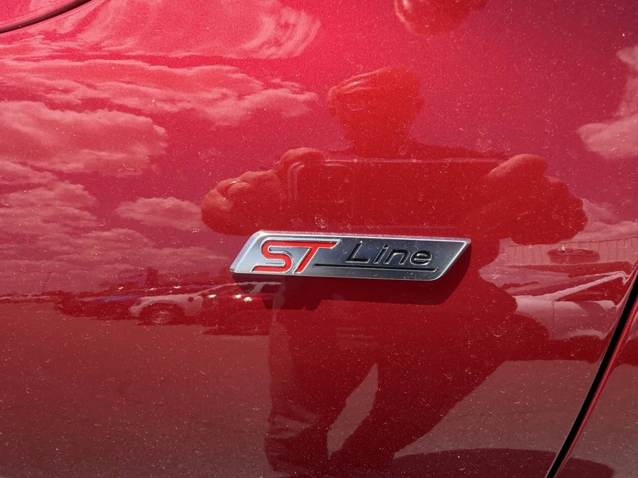 Used 2025 Red Ford ST Line 4dr SUV image 9