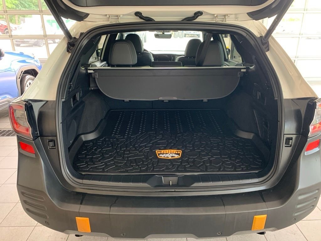 Used 2024 White Subaru Wilderness image 13