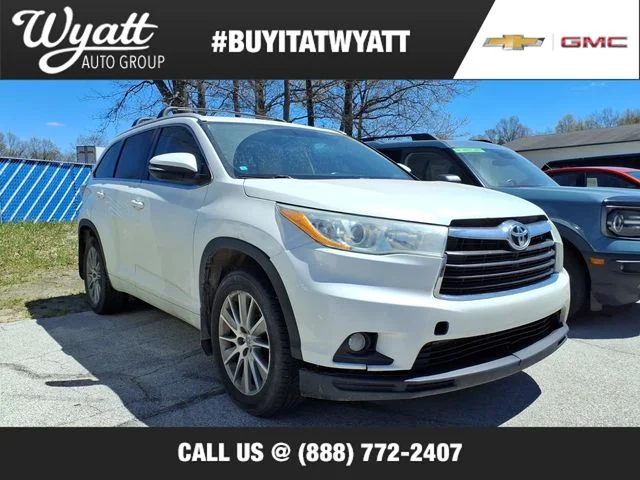 Used 2014  Toyota XLE V6 image 1