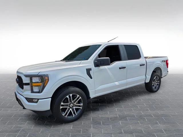 Used 2023 White Ford XL image 3
