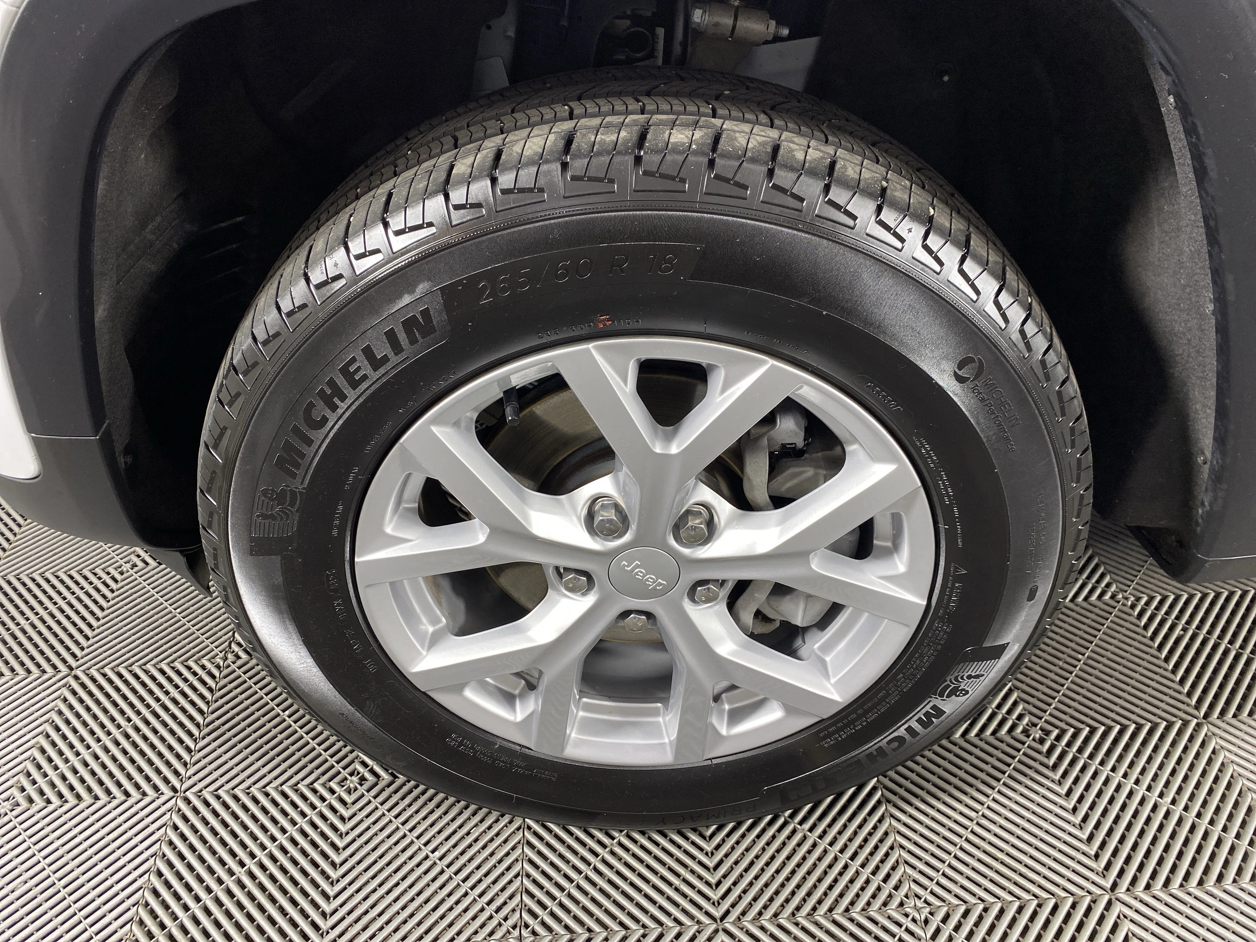 Used 2023 Bright White Clearcoat Jeep Limited image 14