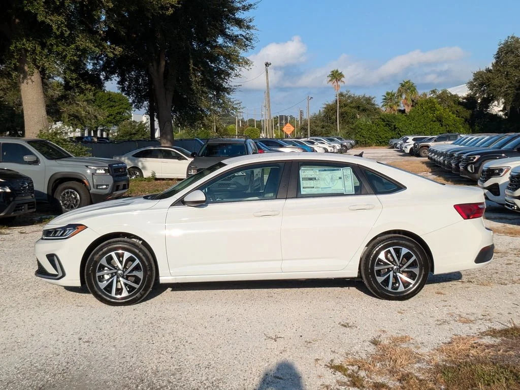 New 2026 White Volkswagen 1.5T S image 3