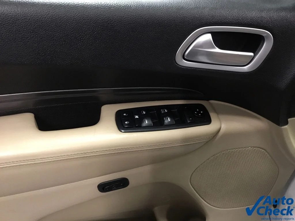 Used 2018 White Dodge Citadel image 22