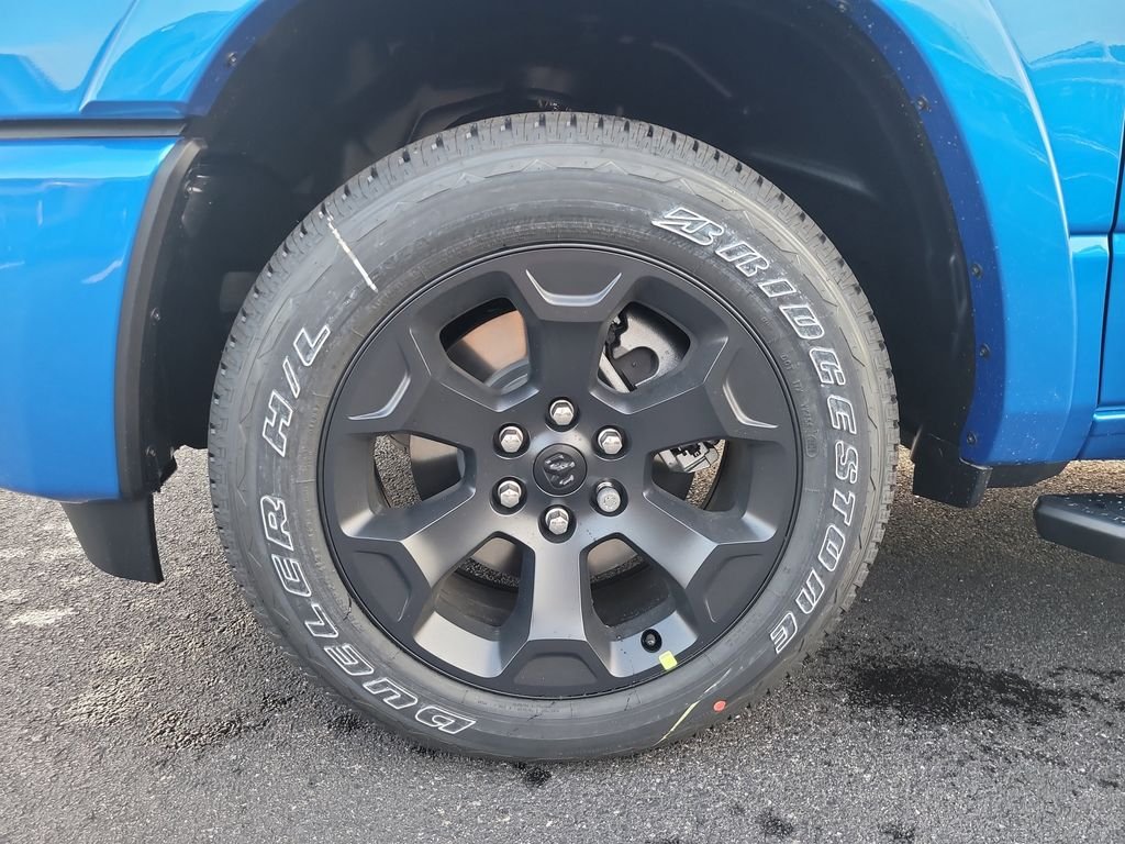 New 2026 Hydro Blue Pearl-Coat Exterior Paint RAM Big Horn/Lone Star image 9