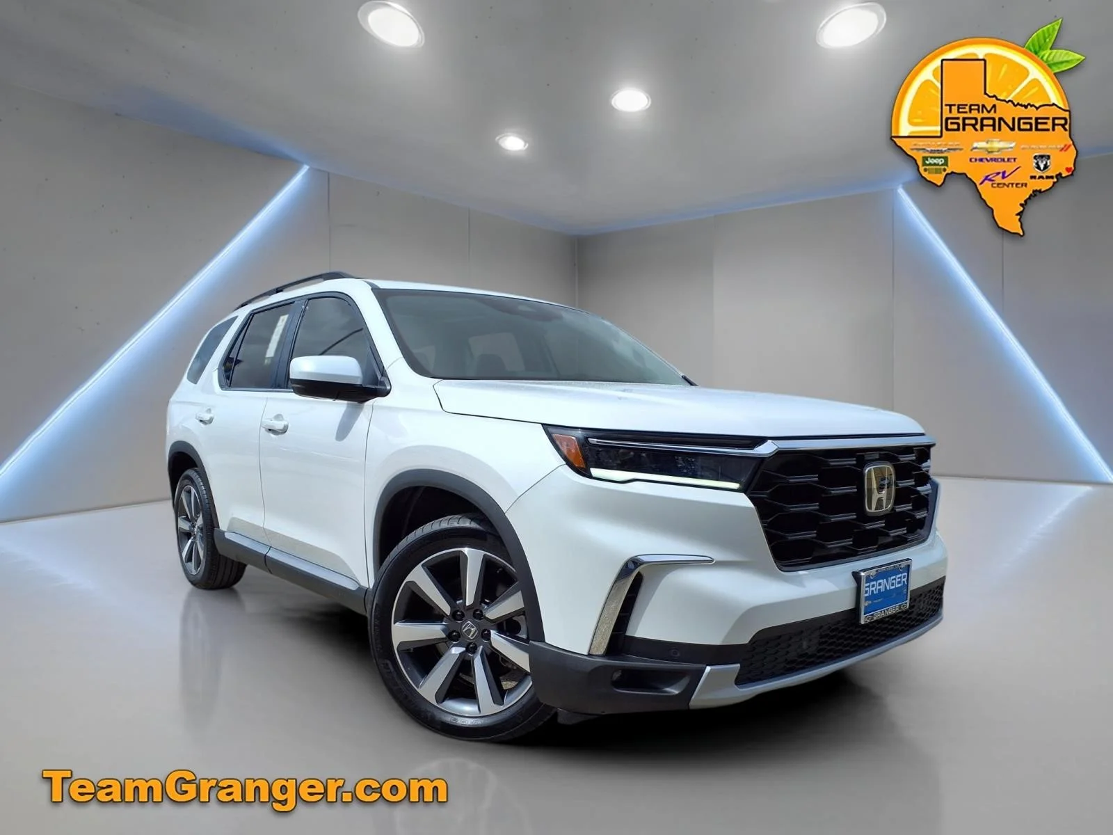 2024 Honda Pilot Touring 2WD's photo