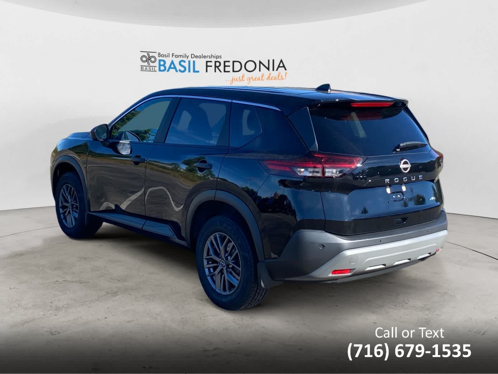 Used 2023 Super Black Nissan S image 3
