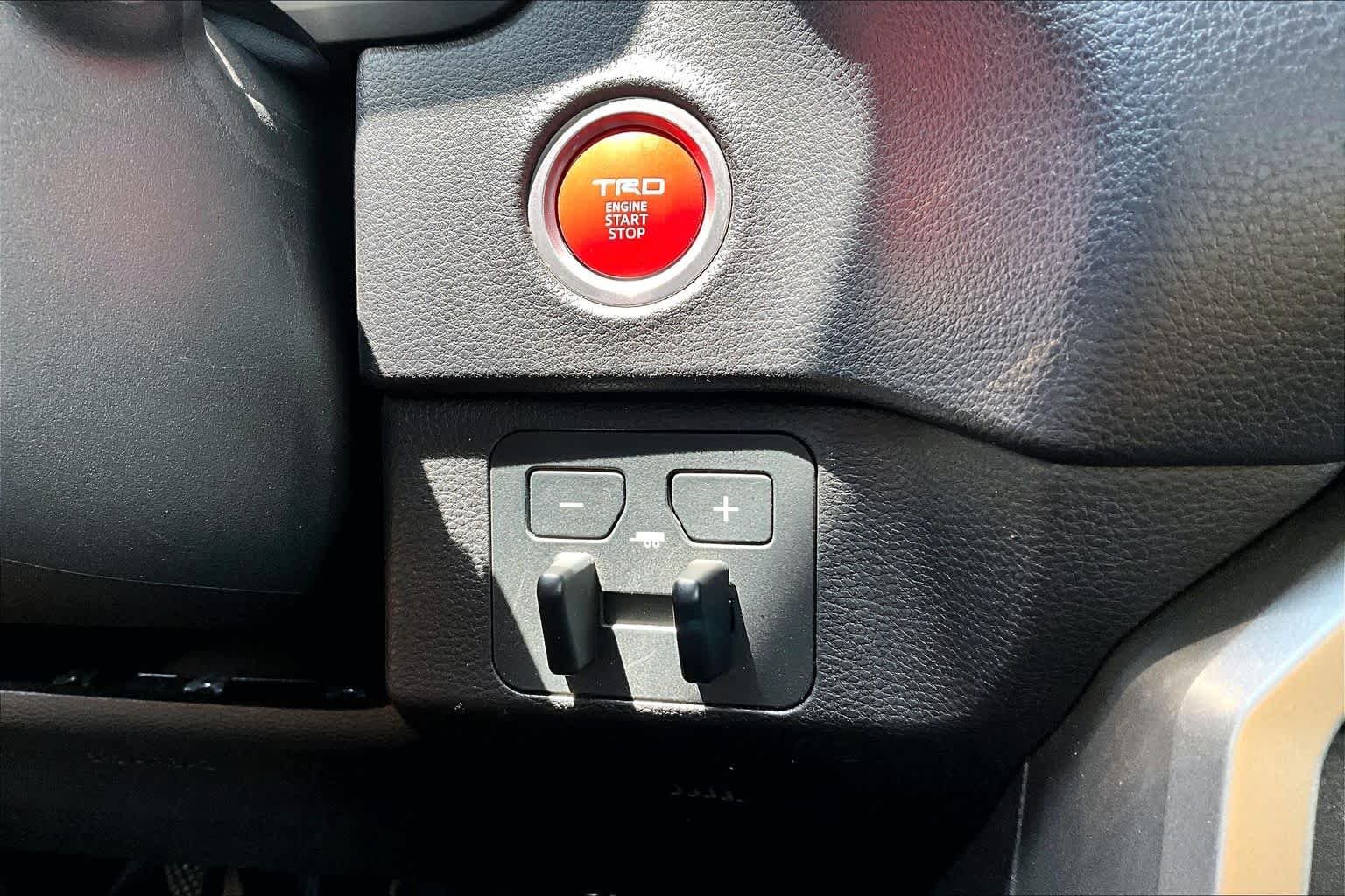 Used 2024 Ice Cap Toyota SR5 image 33