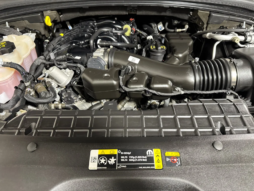 Used 2023 Diamond Black Jeep Limited image 17