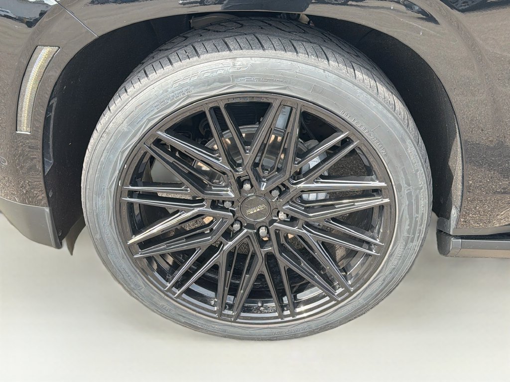 Used 2025 Black Chevrolet High Country image 36