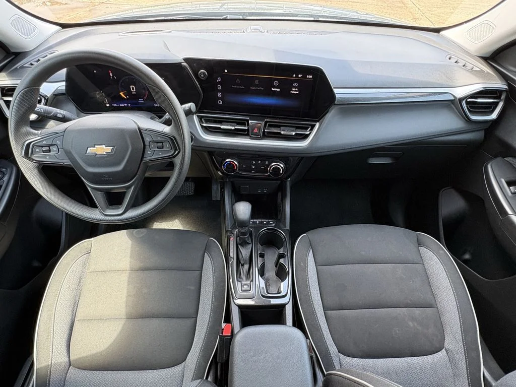 Used 2025 Sterling Gray Metallic Chevrolet LT image 25