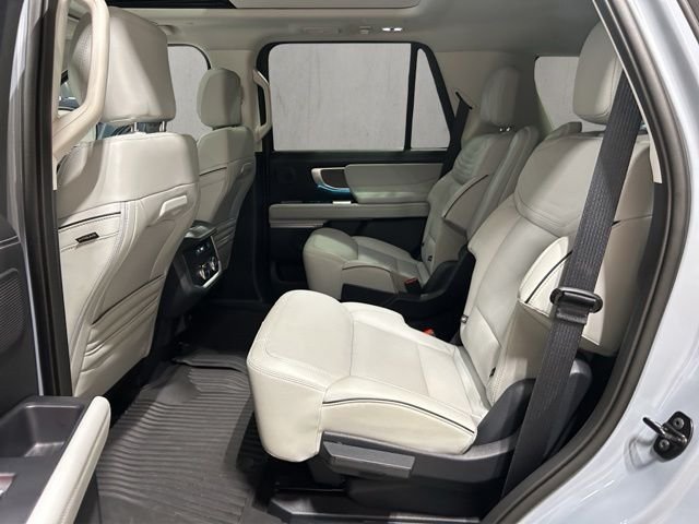Used 2025 Gray Ford Platinum image 22