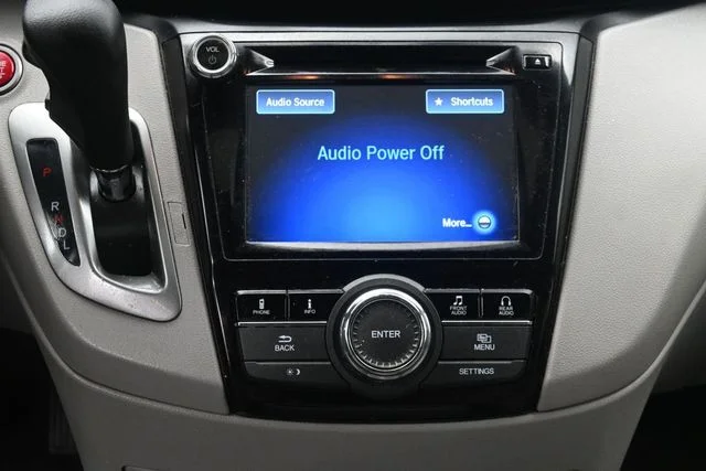 Used 2017  Honda EX-L image 24