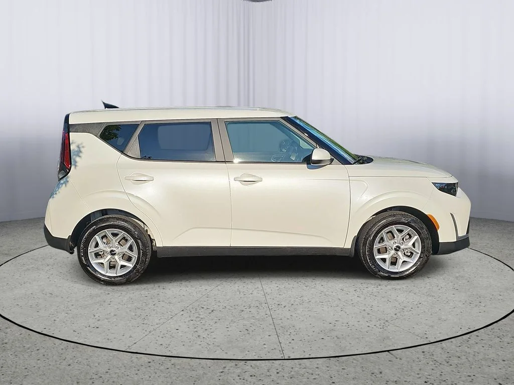 Used 2025 White Kia LX image 2